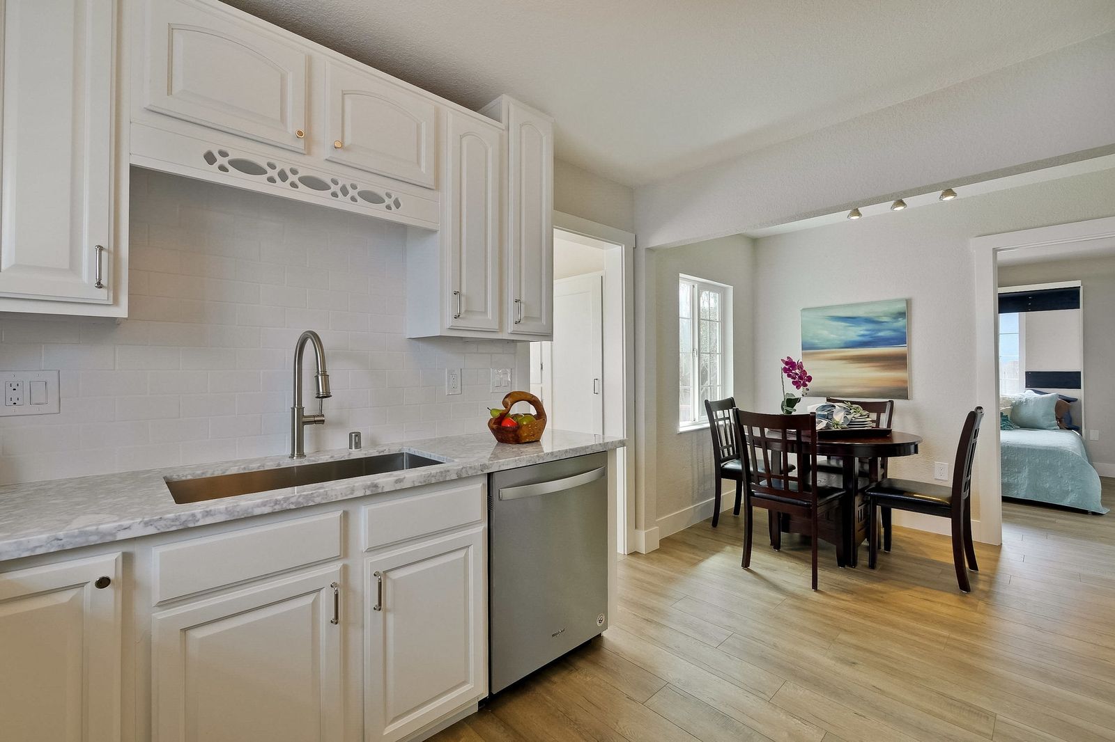 220 Seaside Street-020-59-Kitchen