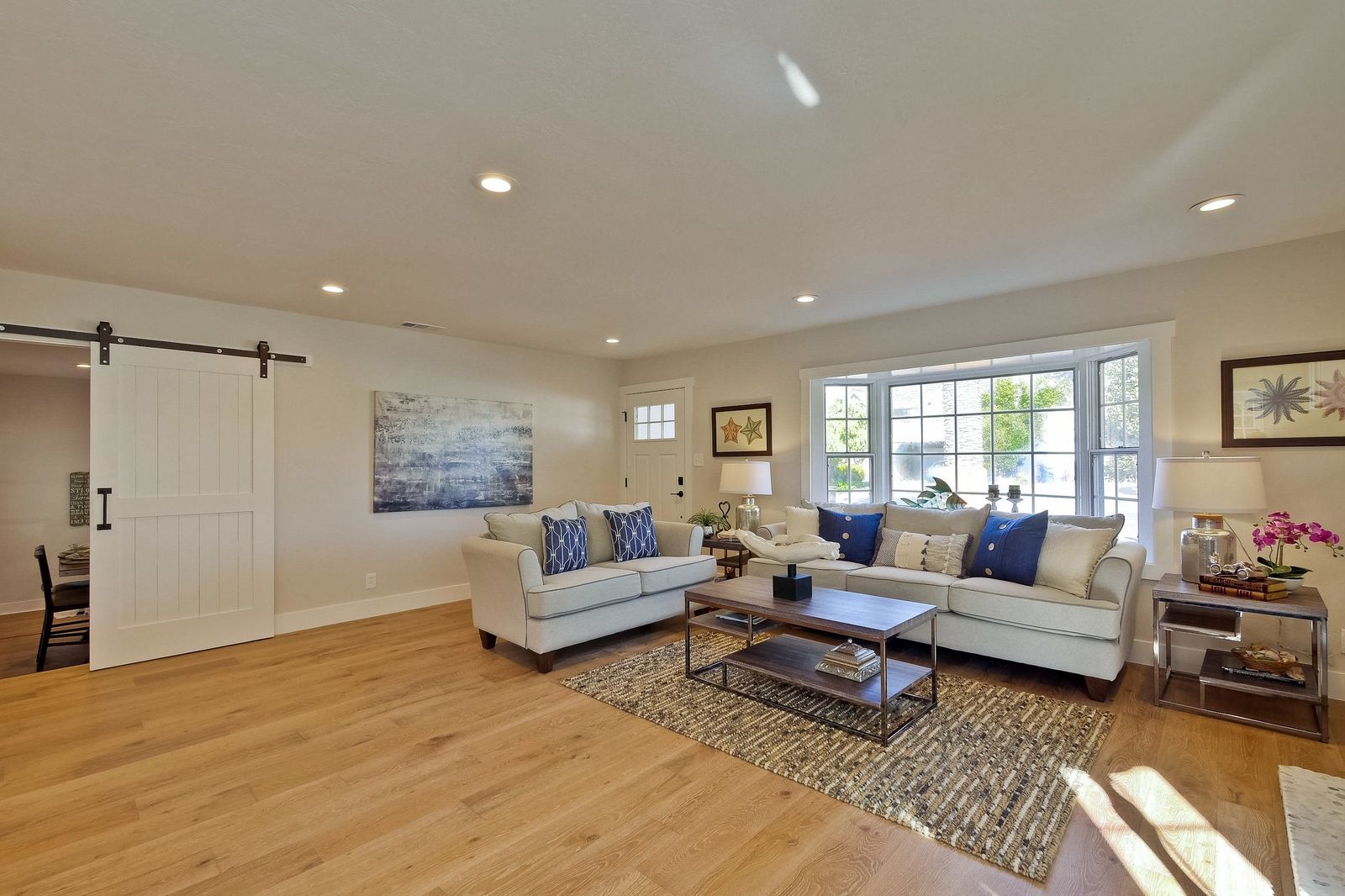 225 Plateau Avenue 009-28-Living Room