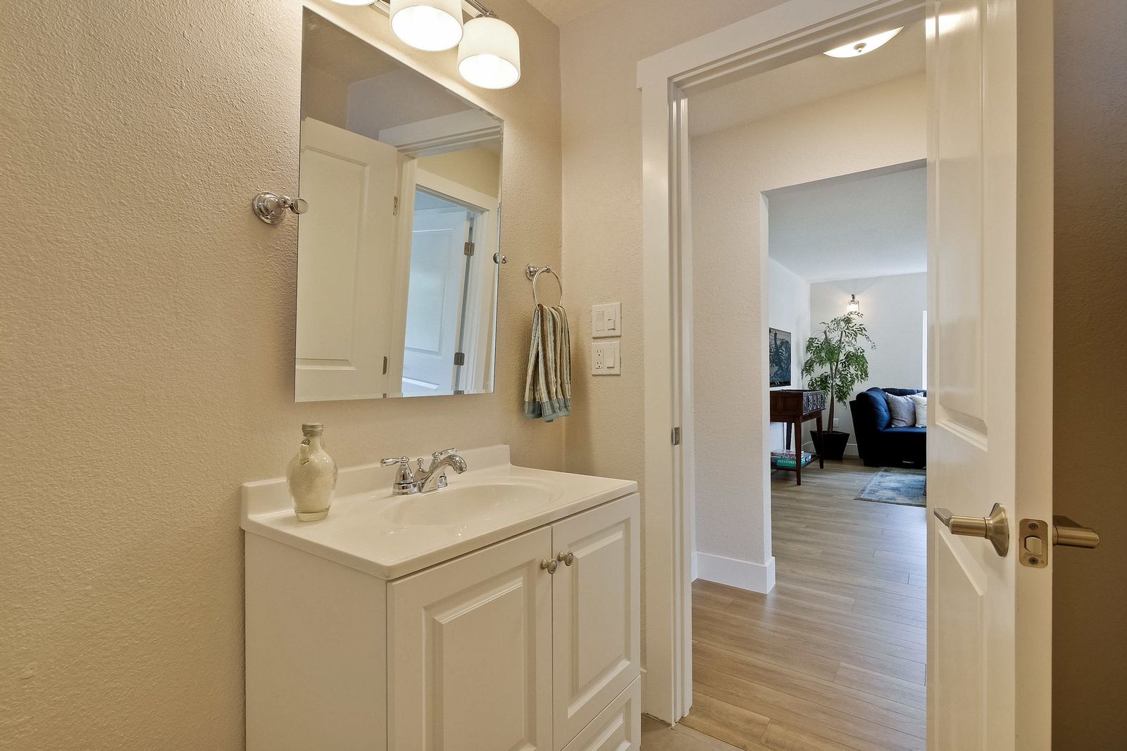 220 Seaside Street-034-58-Bathroom