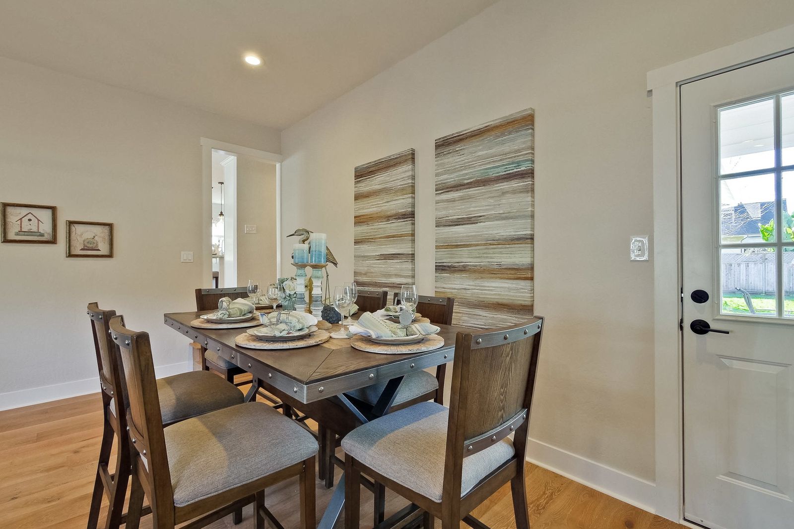 225 Plateau Avenue 029-32-Family Room