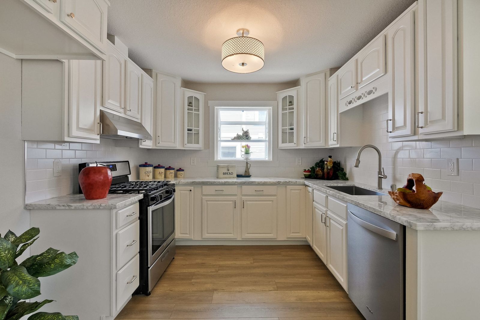 220 Seaside Street-018-60-Kitchen