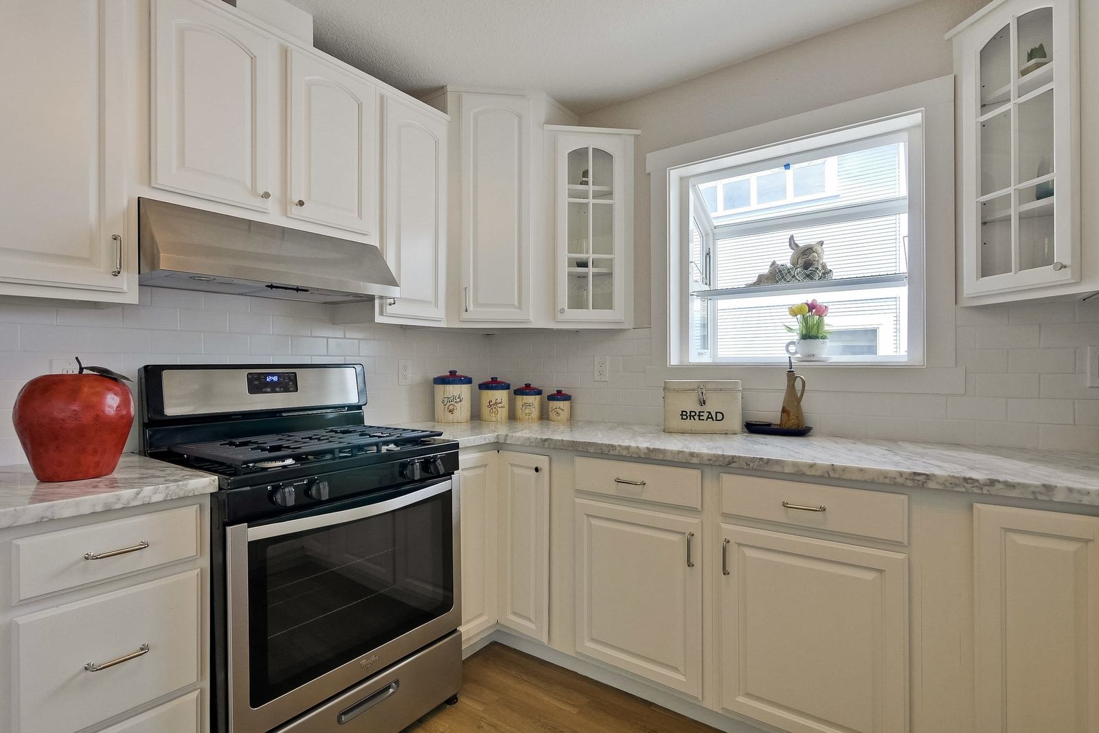 220 Seaside Street-022-74-Kitchen