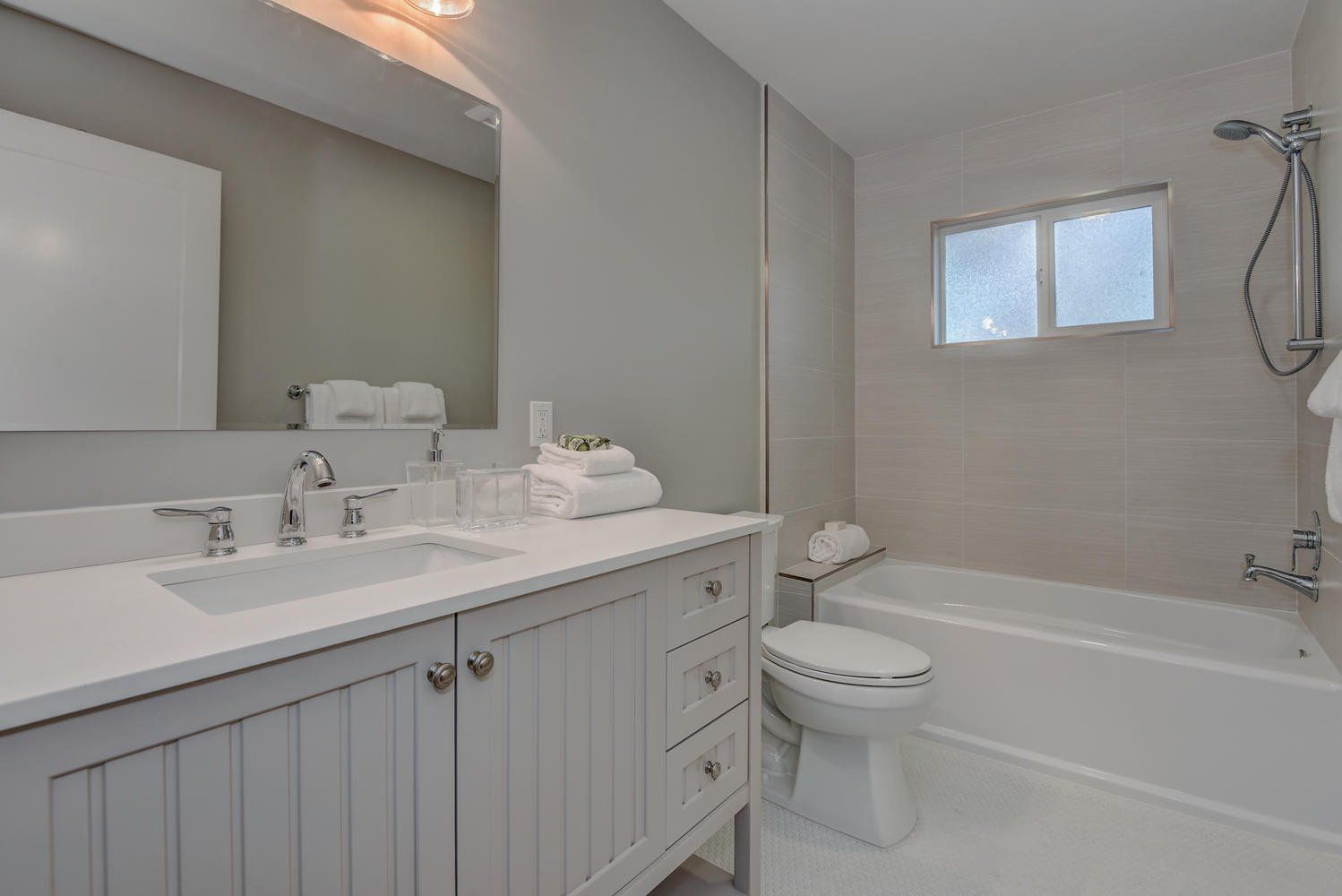 1274 Orange Ave Menlo Park CA-large-016-2-Hall Bathroom-1498x1000-72dpi