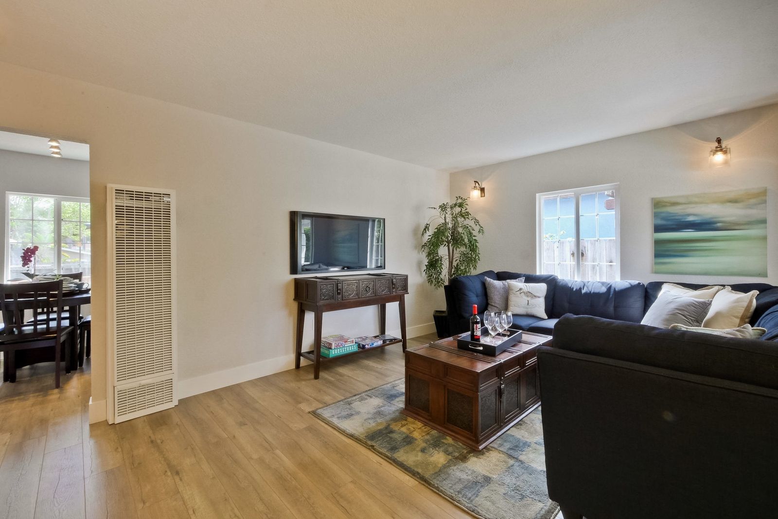 220 Seaside Street-009-40-Living Room