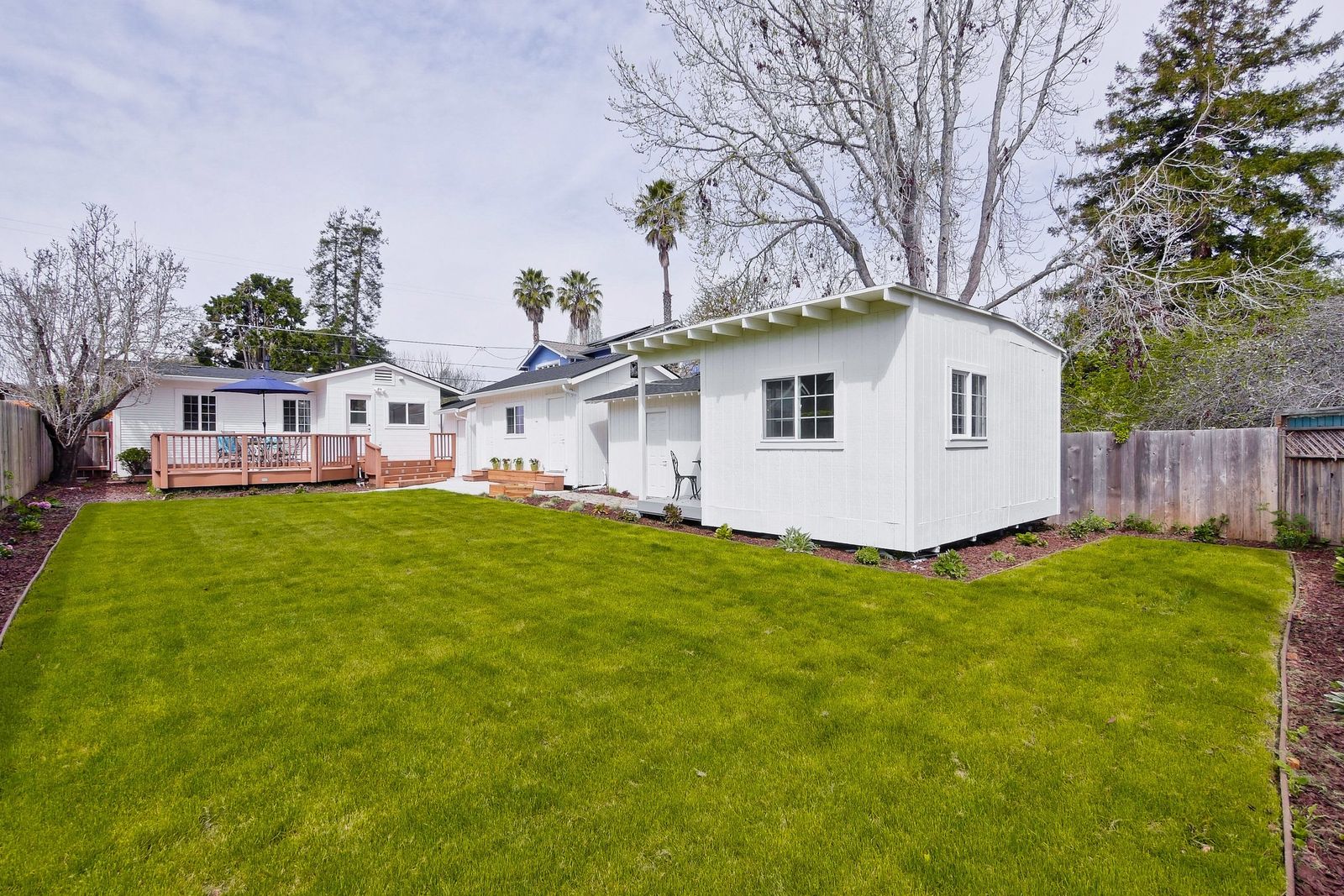 220 Seaside Street-050-18-Backyard