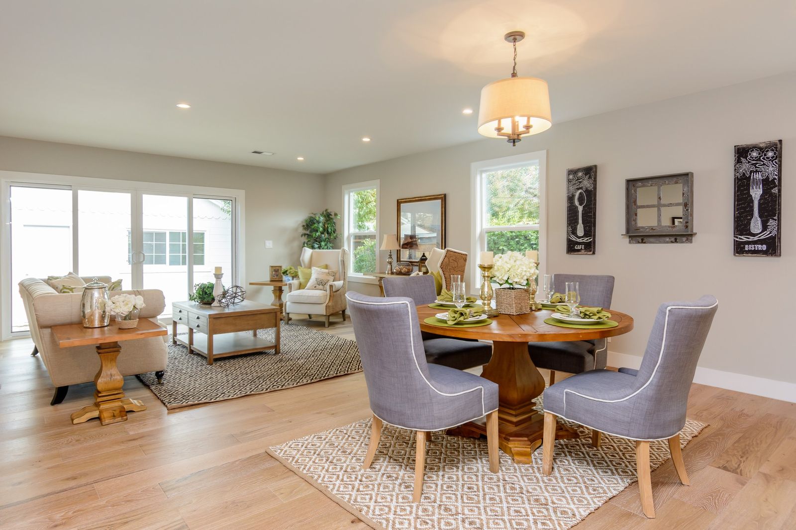 004_DiningLiving Space