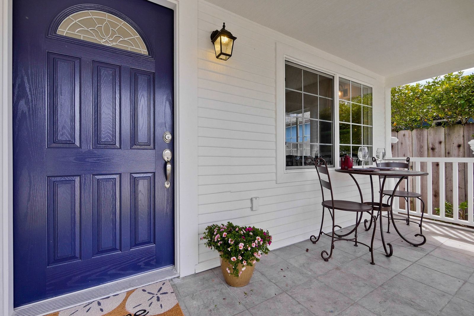 220 Seaside Street-008-9-Front