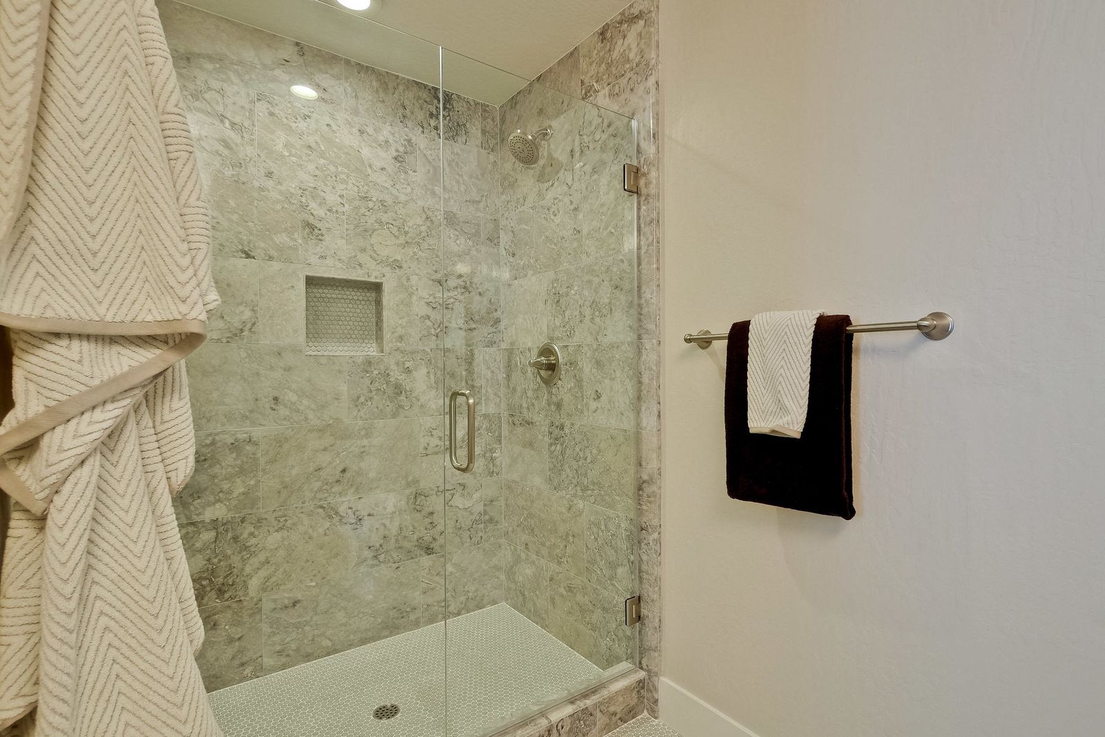 225 Plateau Avenue 041-12-Master Bathroom